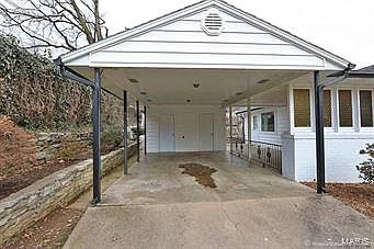 5th image of 300 Keller St