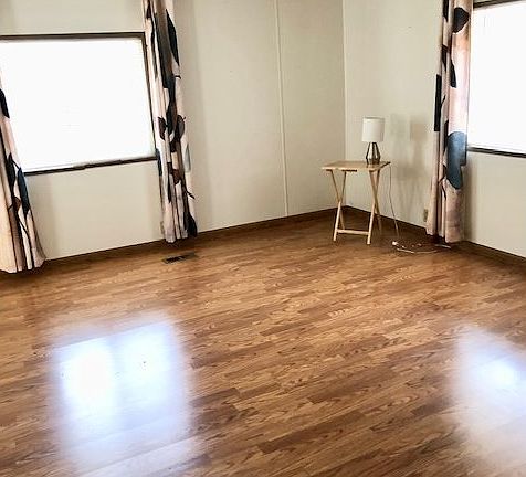 3rd image of 1475 Green Acres #105