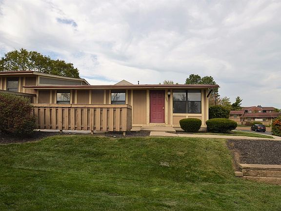 2nd image of 5067 Foxwood Pl
