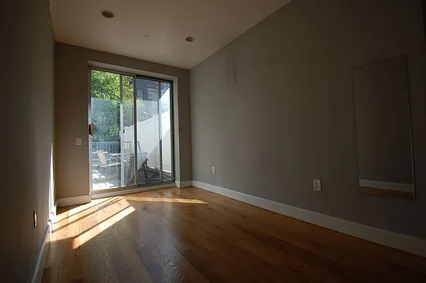 Rented by Bold New York | media 60