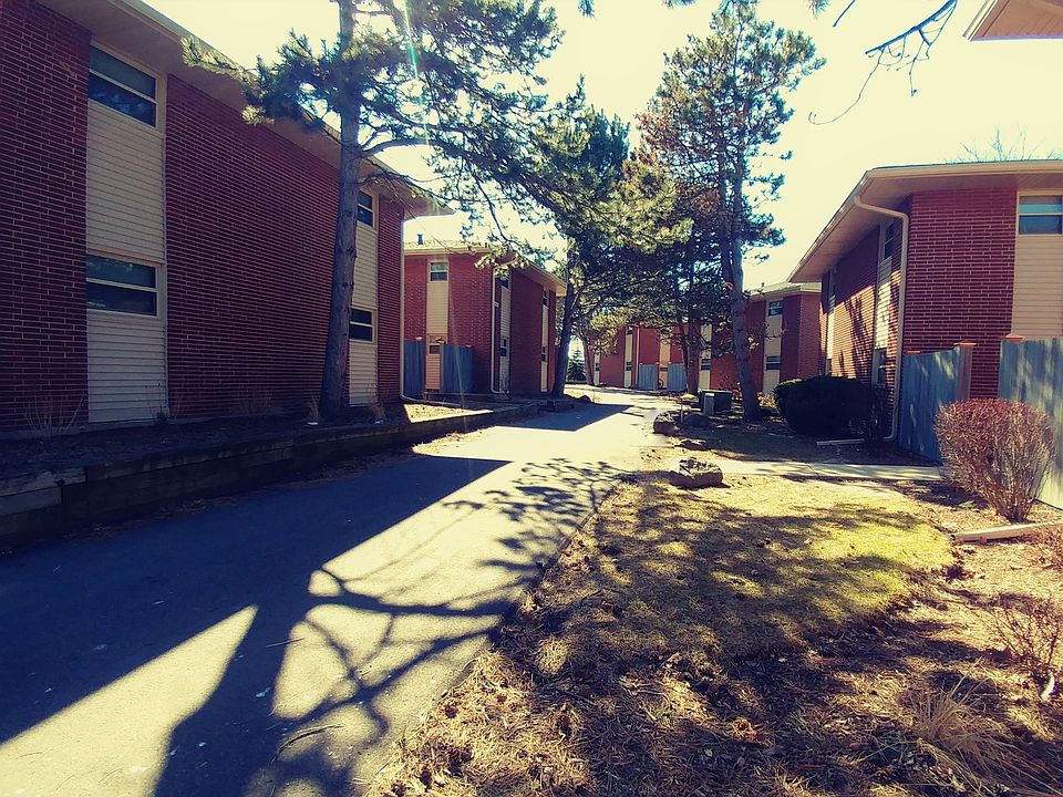 1st image of 8737 S Oak Park Dr APT 1