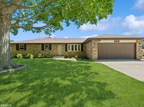 862 Windfield Ln, Machesney Park, IL 61115