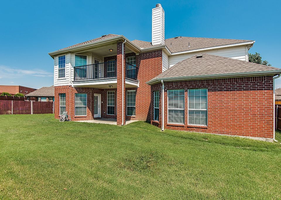 1st image of 2700 Deer Hollow Dr