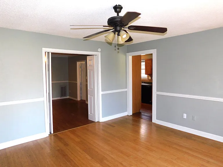 2128 Red Banks Rd N — Photo 3