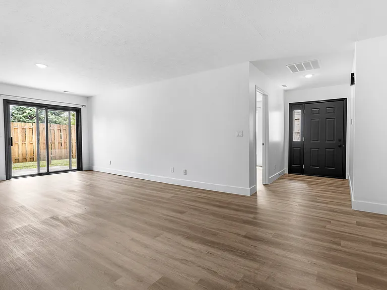 165 Westhaven Dr — Photo 11