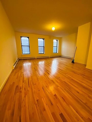 1st image of 1867 Prospect Pl #200