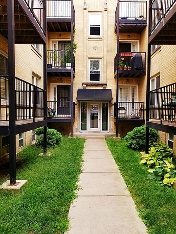 1st image of 6345 N Washtenaw Ave APT 3E