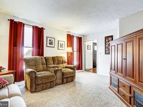 2nd image of 1012 Rabbit Hill Rd