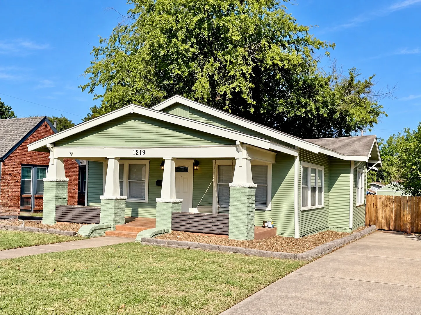 1219 S College Ave — Photo 2