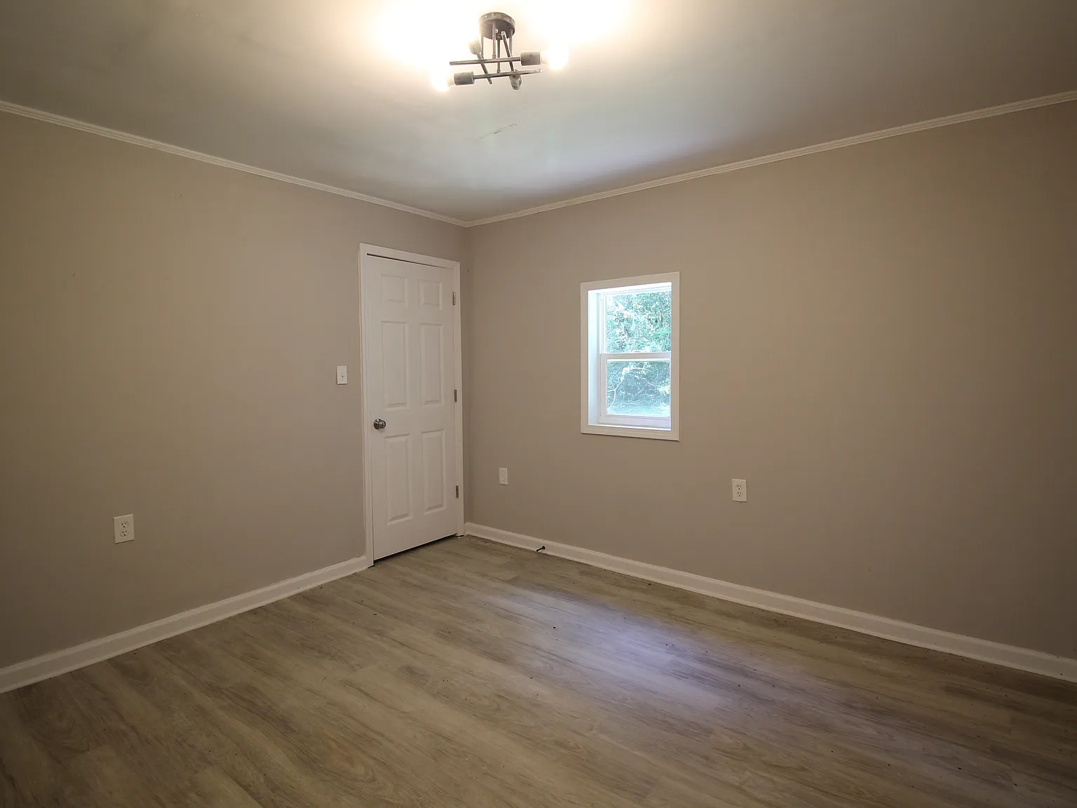 2 bed, 750 sqft, $1,250 — Photo 4