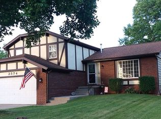 2574 S Nantucket Dr, Decatur, IL 62521