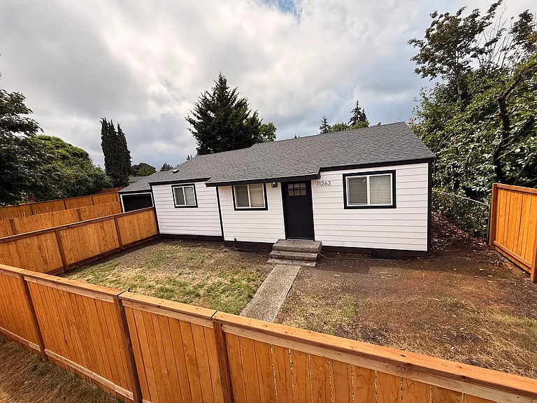 11262 Yakima Ave S — Photo 1