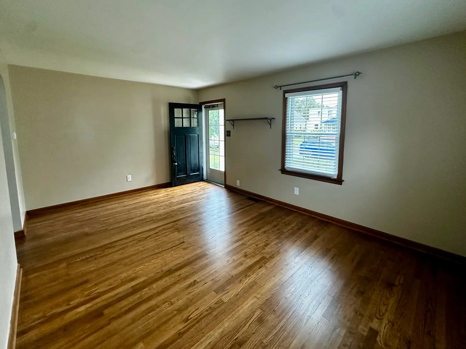 2 bed, 1138 sqft, $2,300 — Photo 4