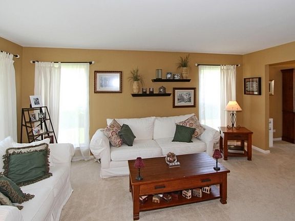 5th image of 1545 Derby Ln
