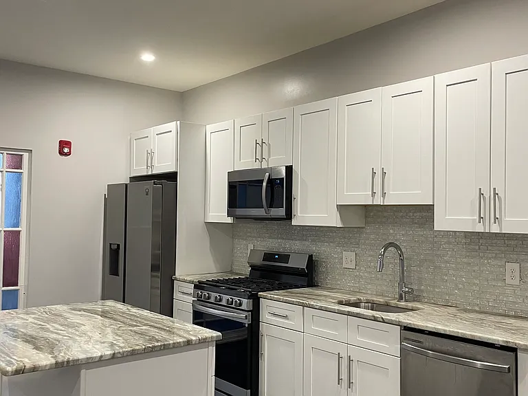 929 Marlborough St #27 — Photo 11
