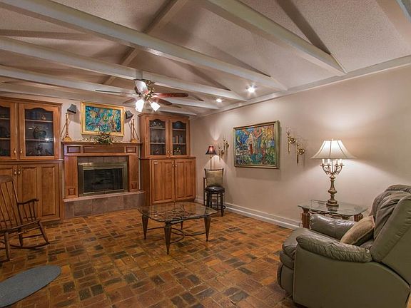 3rd image of 5515 Clara Ct