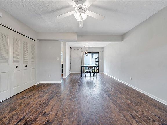 5th image of 23 Countryplace Ln