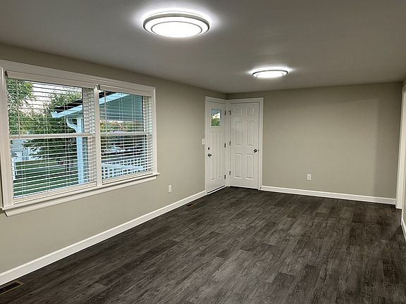 5th image of 220 Bennett St