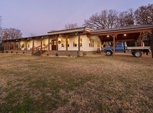1512 E Henderson St #ST`, Cleburne, TX 76031