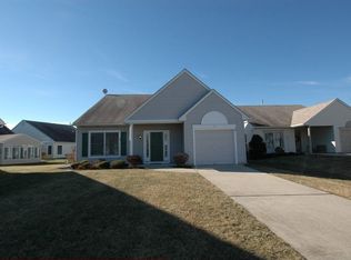 8 Covered Bridge Cir, Columbus, NJ 08022