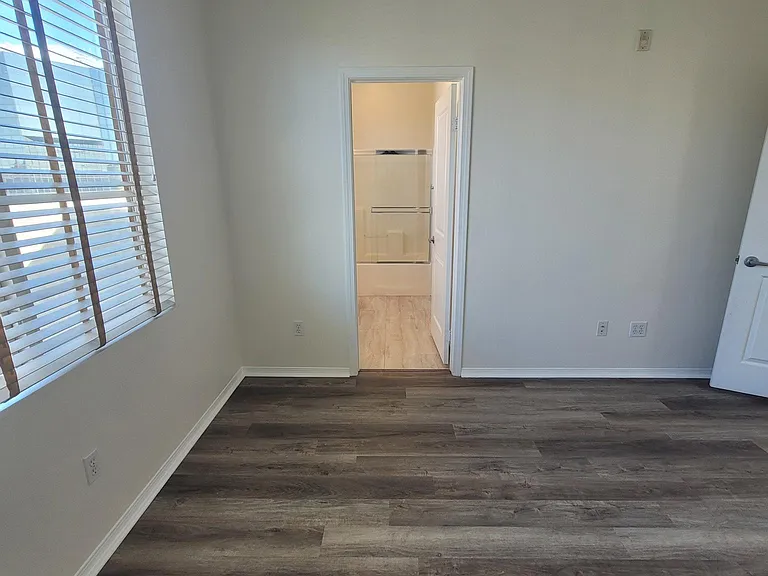 2nd Primary - En-suite bathroom.