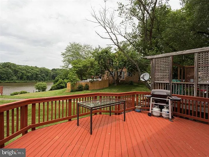 3 bed, 2.5 bath, 1880 sqft, $3,000 — Photo 2