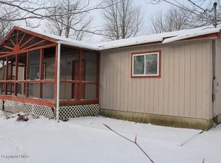 7122 Glouster Rd, Tobyhanna, PA 18466