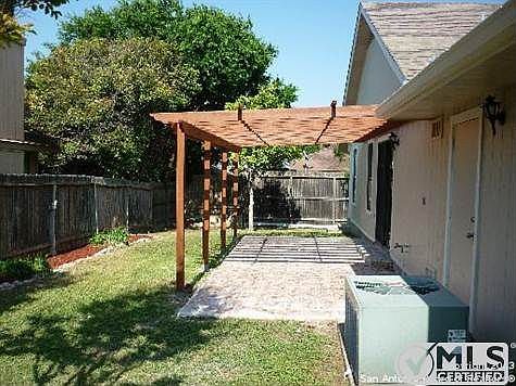1st image of 1811 Summer Park Ln