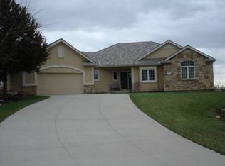 1801 Castle Pine Ct, Lawrence, KS 66047
