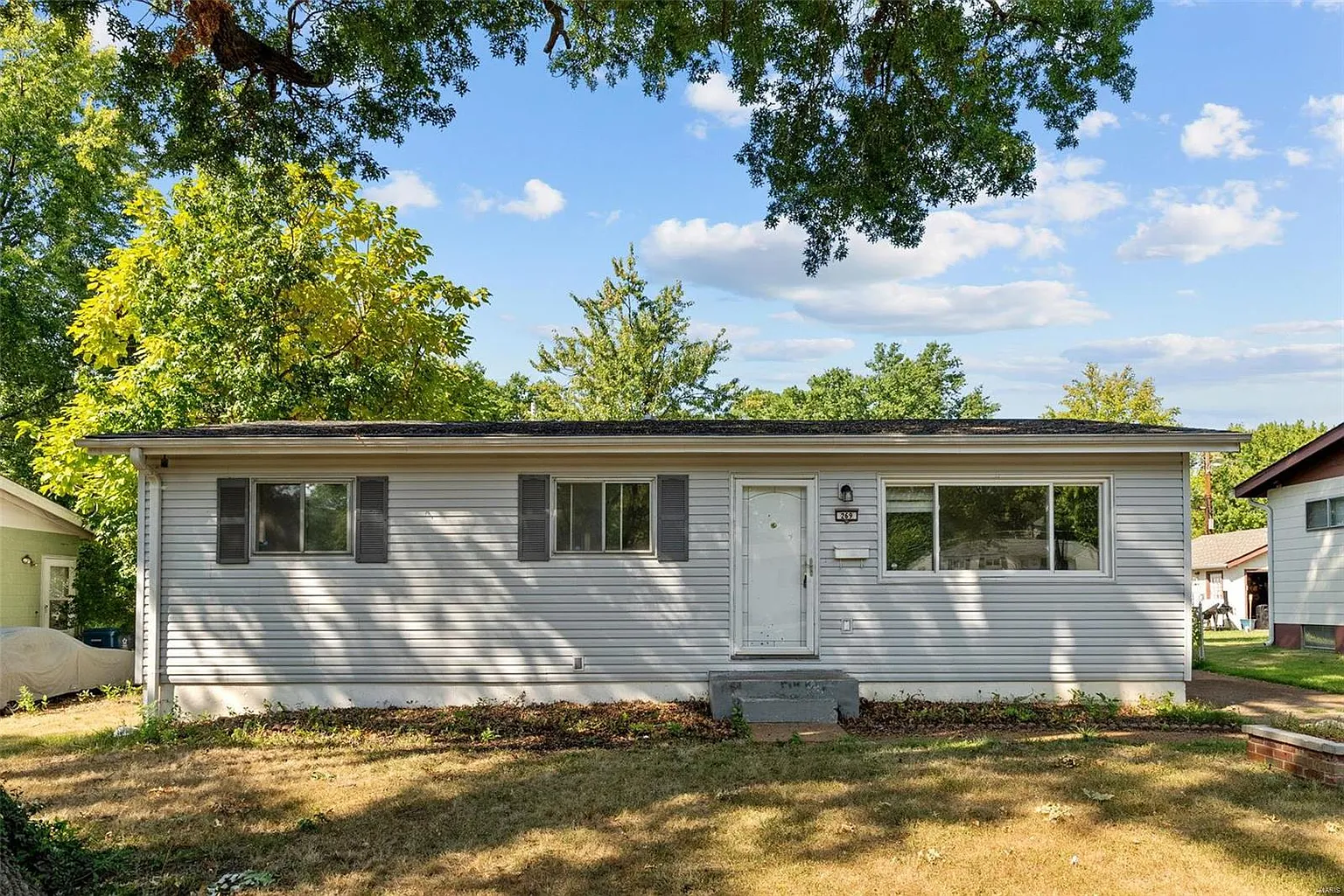 269 Dashwood Dr photo 1