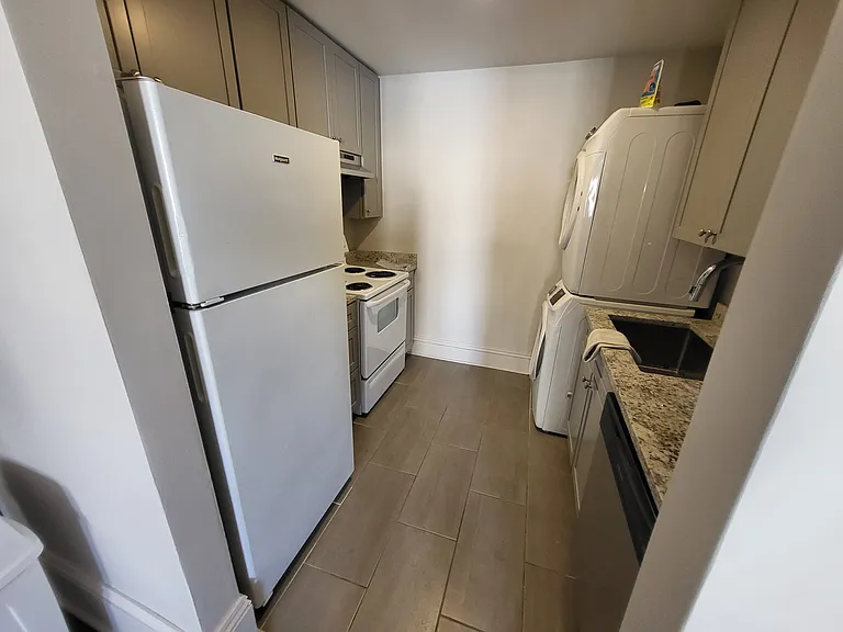 331 Decatur St #3B — Photo 8