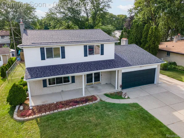 38127 Rockhill St, Clinton Township, MI 48036