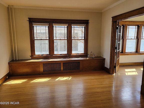 3rd image of 301 S Main St