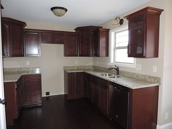 4th image of 551 Summerhaven Lot 551