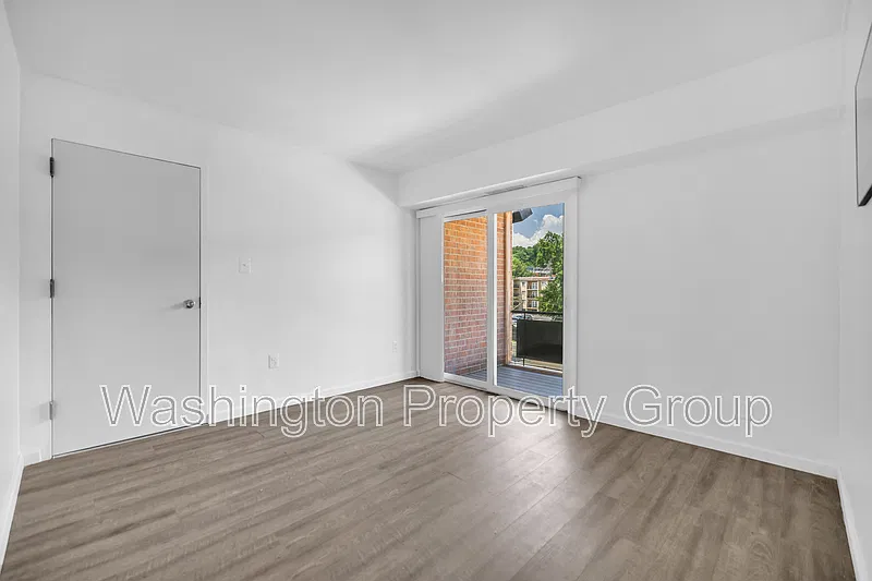2 bed, 1.0 bath, 529 sqft, $1,350 — Photo 4
