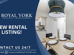 1427 Birchcliffe Ct #2, Oshawa, ON L1J7Z8