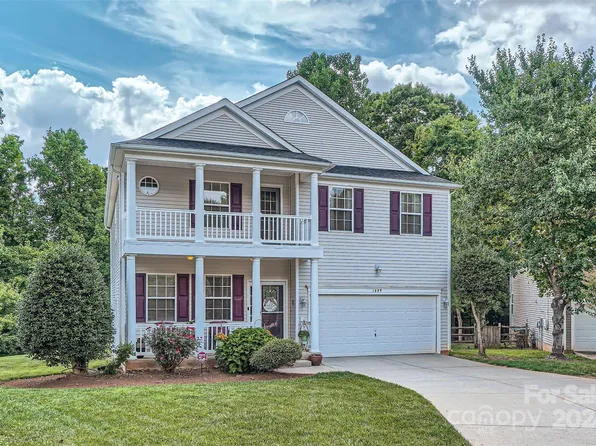 1449 Bottle Brush Ln, Harrisburg, NC 28075