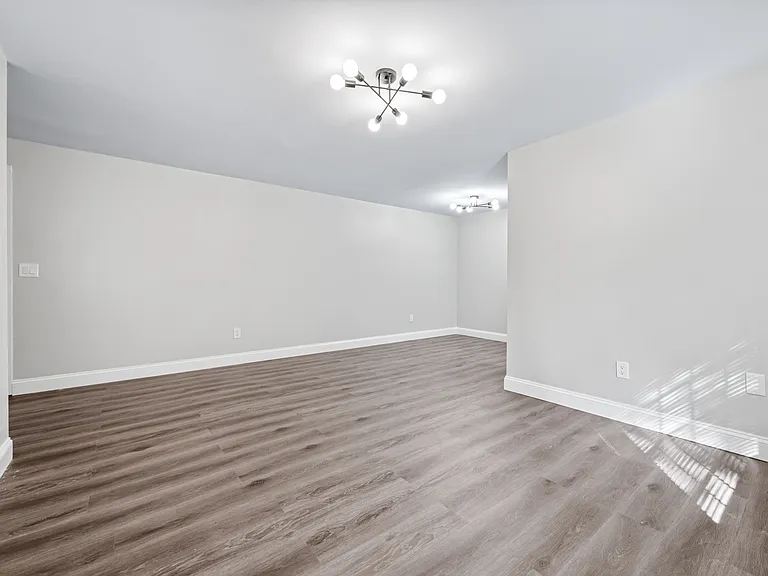 193 High St #B2 — Photo 6