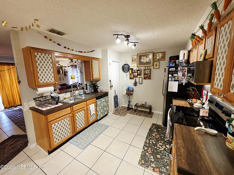 5671 Ellis Trace Dr — Photo 8