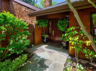 300 Village View Ct, Orinda, CA 94563