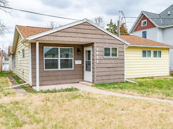 1617 W 4th St, Dixon, IL 61021