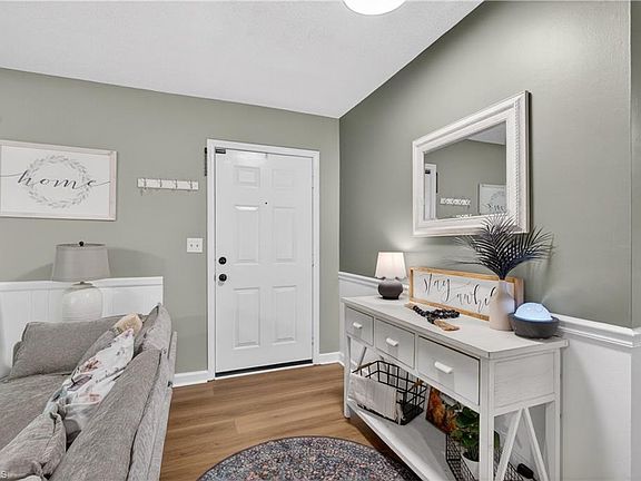 5th image of 513 Heather Ct