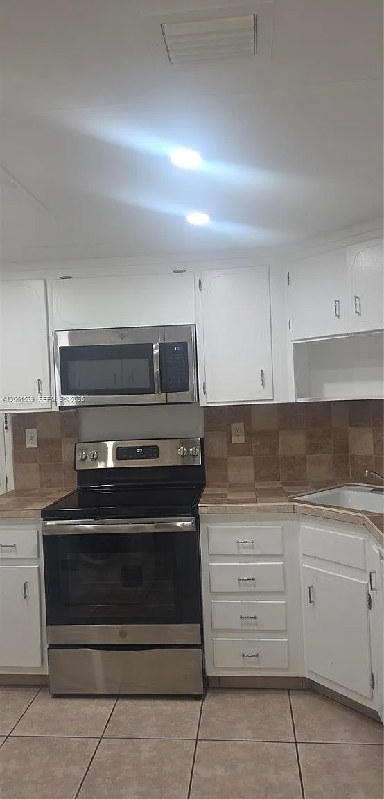 Ocean Summit Condo — Photo 3