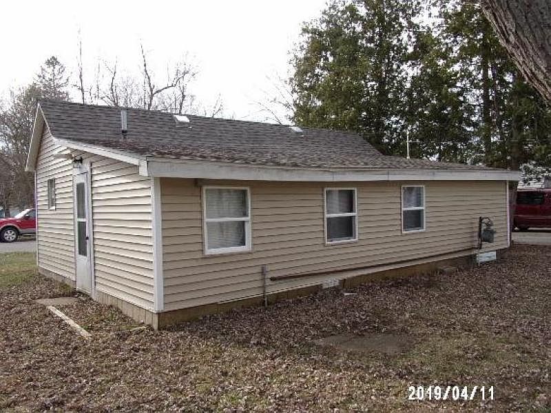 2nd image of 125 Roberts St