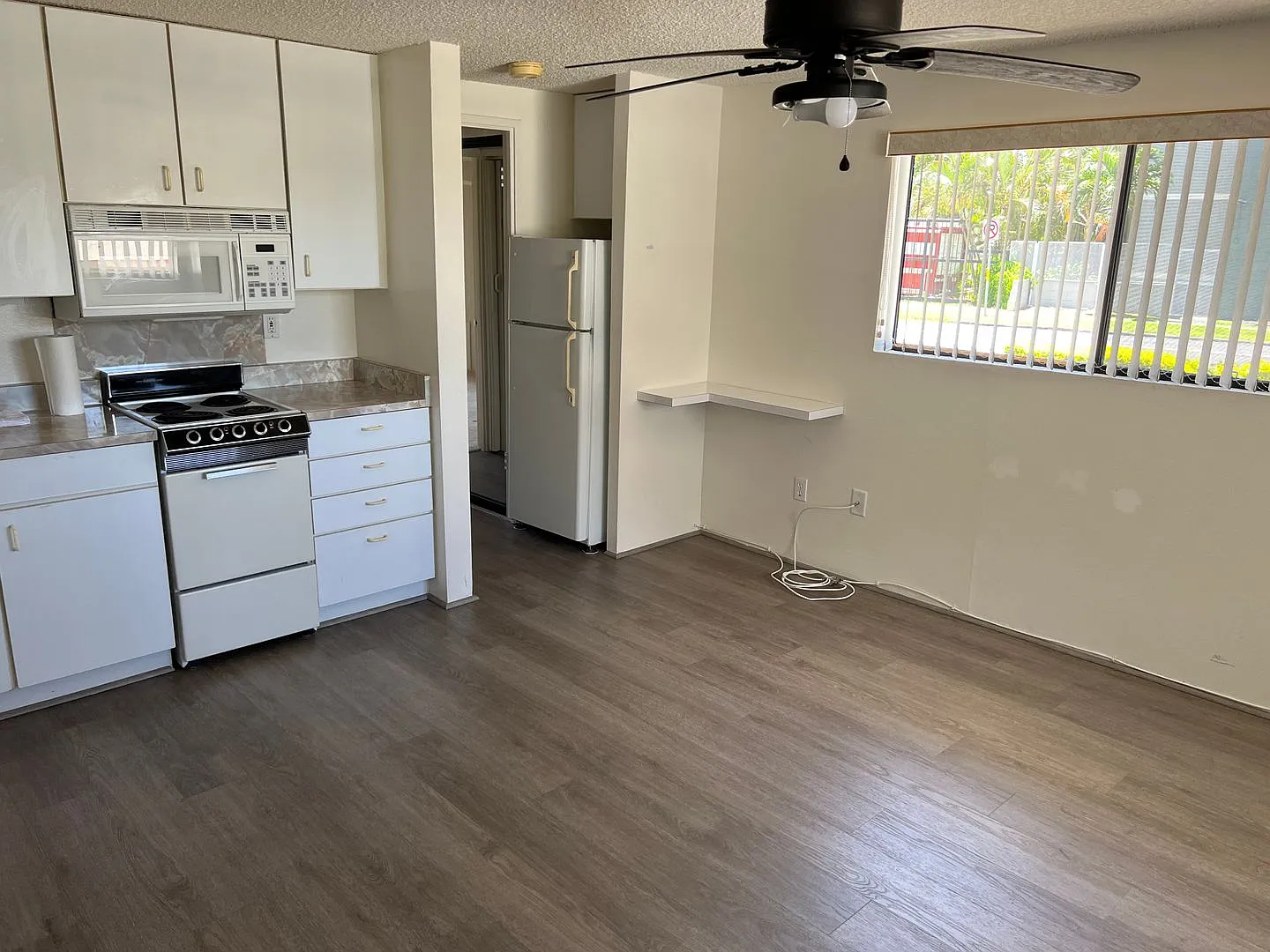 1 Bedroom / 1 Bath at the Kulanui Hale — Photo 2