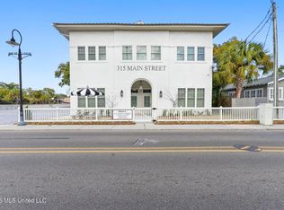 315 Main St #E, Bay Saint Louis, MS 39520