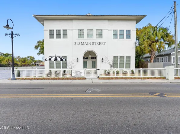 315 Main St #B, Bay Saint Louis, MS 39520
