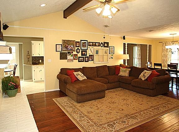 4th image of 2700 Parkhaven Dr