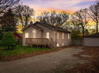 27685 W Greenwood Ave, Spring Grove, IL 60081