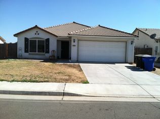 1055 W Canyon Way, Hanford, CA 93230